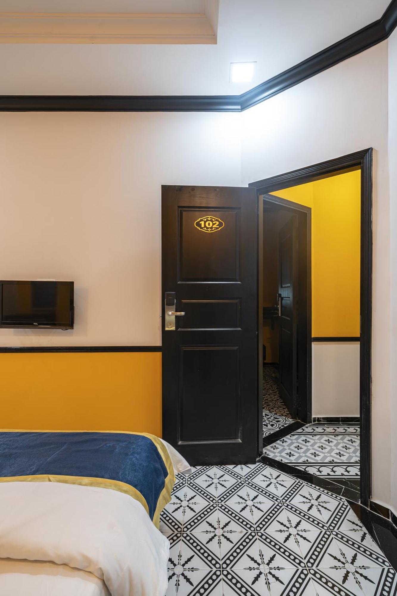 Collection O Vyvy Airport Hotel مدينة هوشي منه المظهر الخارجي الصورة